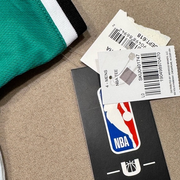 NBA Boston Celtics Green and White Shirt - Picture 5 of 5